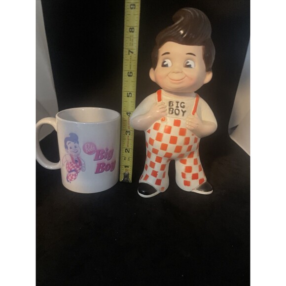 Vintage Bob's Big Boy Plastic Coin Piggy Bank 8" and Coffee Mug - Picture 3 of 9